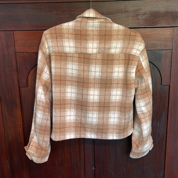 Cute, Like New, Love Tree Short Plaid Shacket Small - Picture 3 of 4